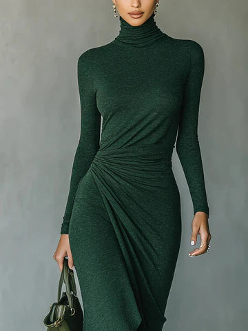 MARCELLA™ | VESTIDO MIDI ENVOLVENTE ASIMETRICO CON PLIEGUES Y CUELLO ALTO CON VERDE OSCURO